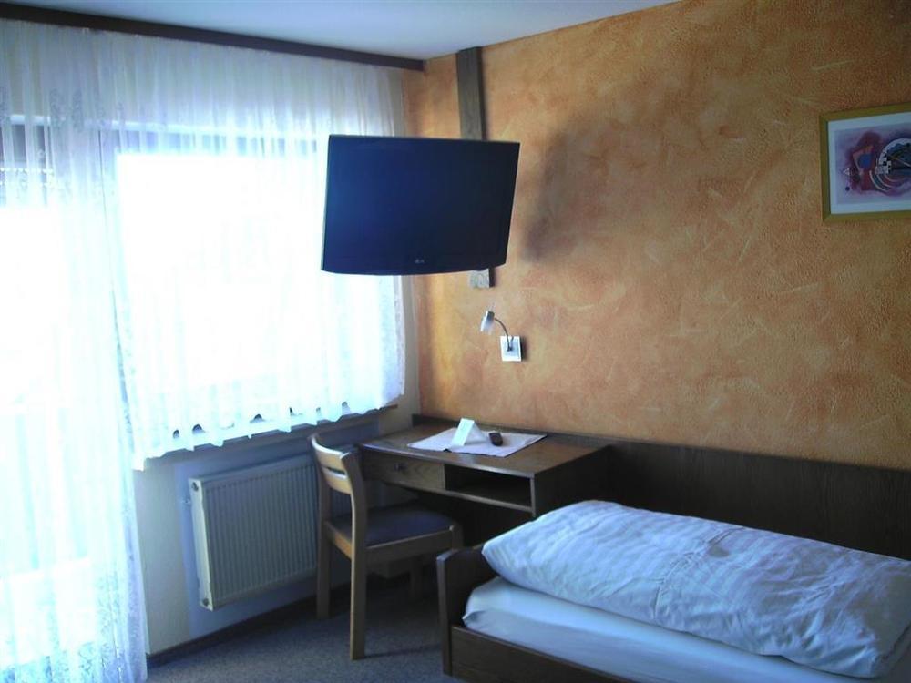 Gasthof Hotel Zum Ross Wertheim Zimmer foto