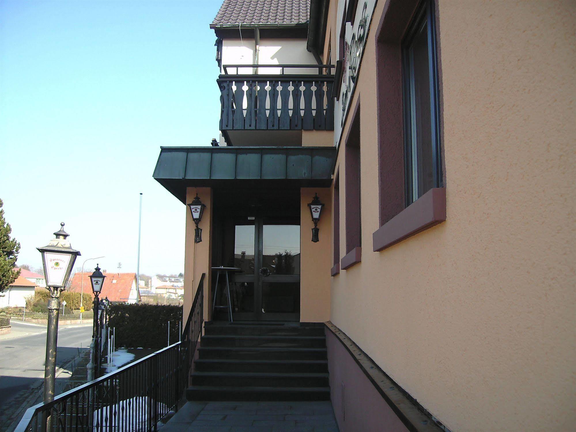Gasthof Hotel Zum Ross Wertheim Exterior foto
