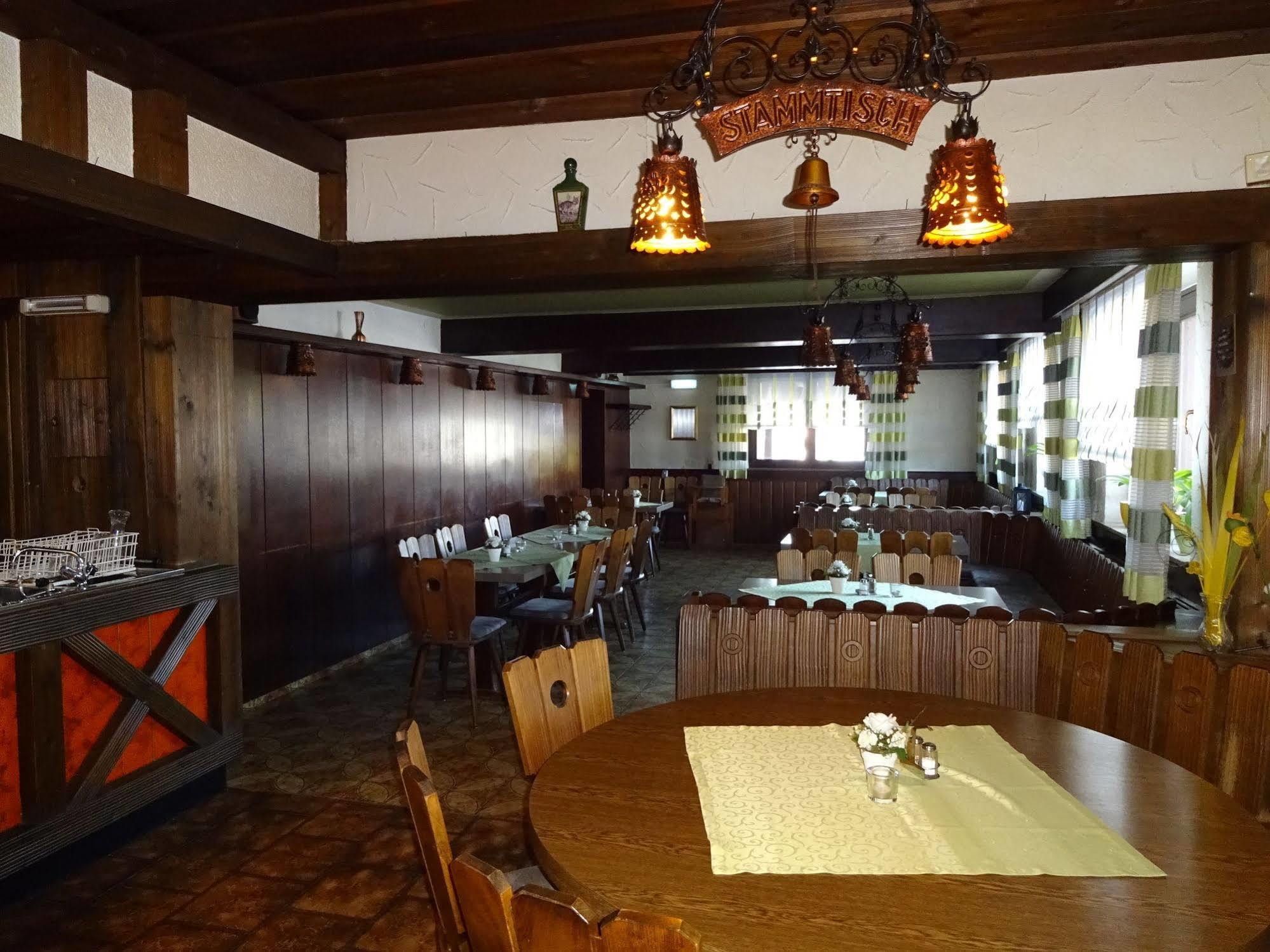 Gasthof Hotel Zum Ross Wertheim Exterior foto