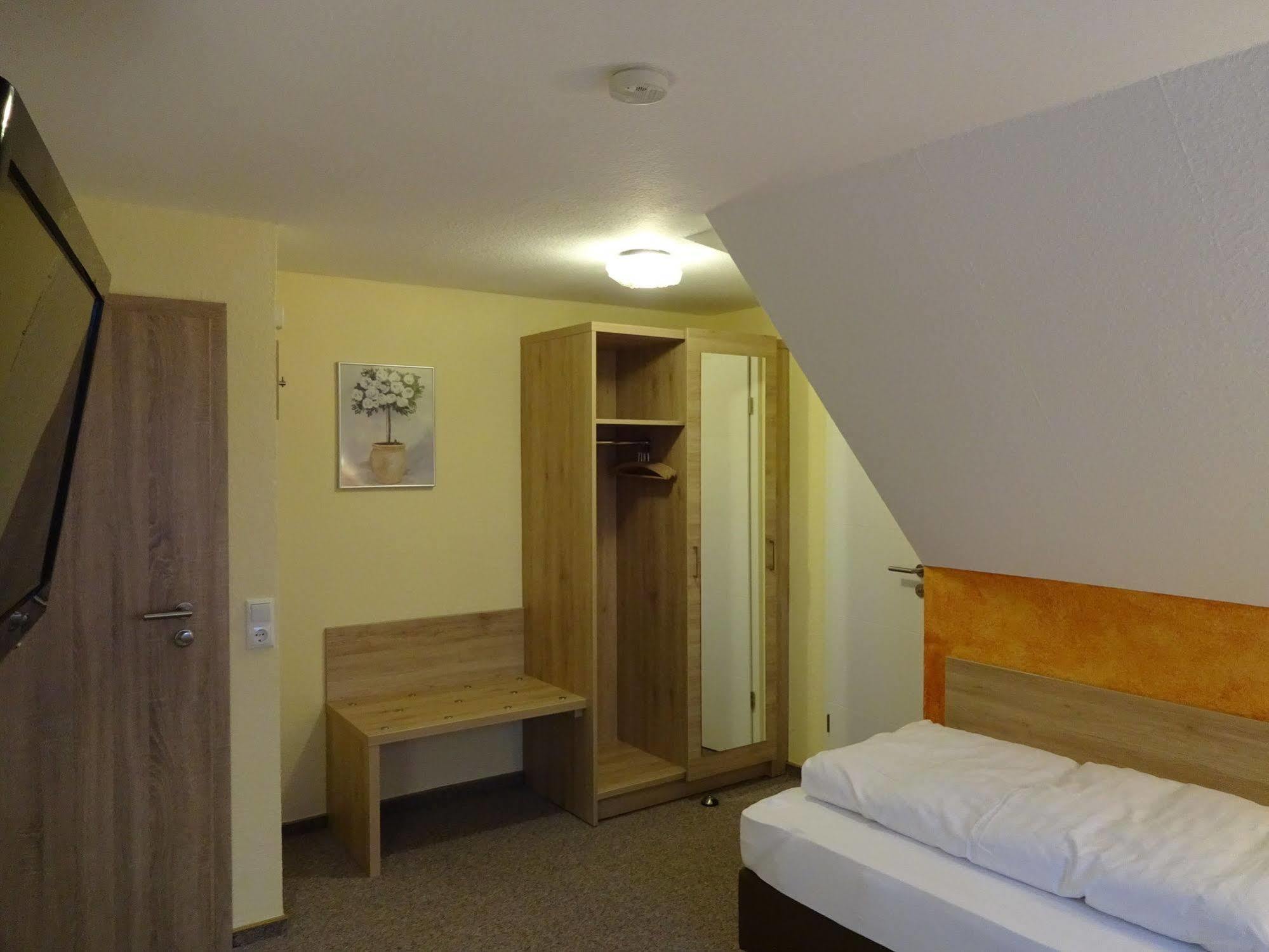 Gasthof Hotel Zum Ross Wertheim Exterior foto