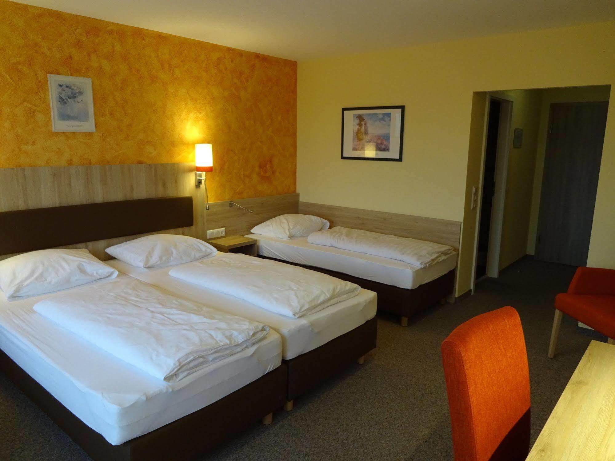 Gasthof Hotel Zum Ross Wertheim Exterior foto