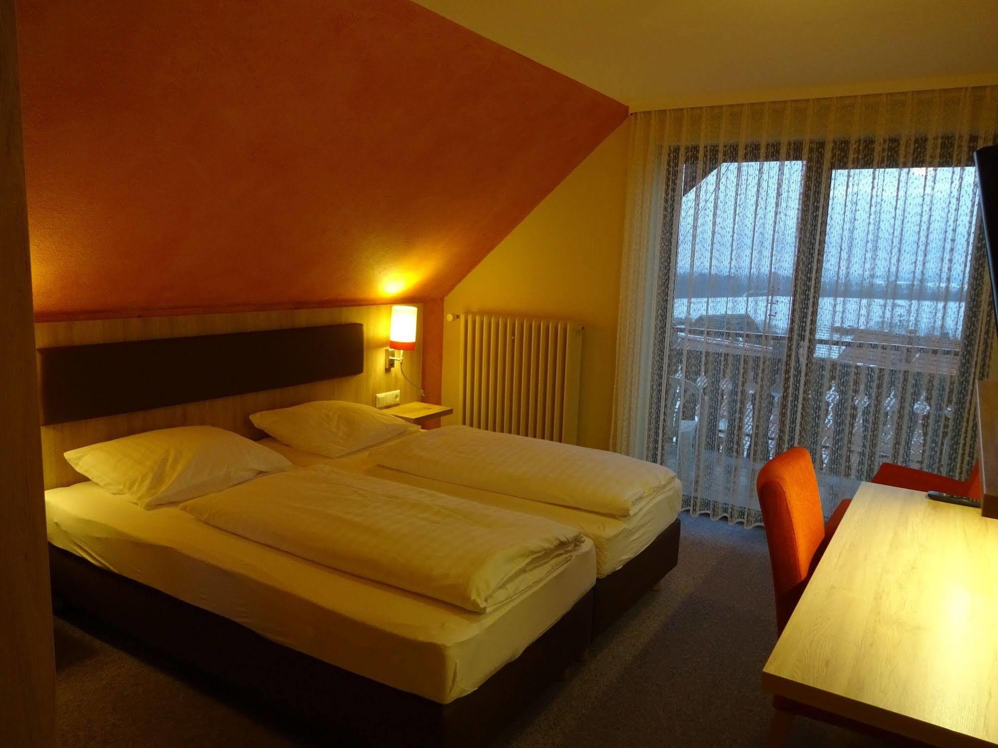 Gasthof Hotel Zum Ross Wertheim Exterior foto